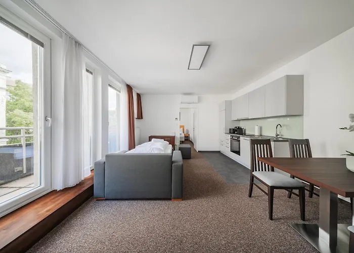 Aparthotel Home1 - Albertine 4*