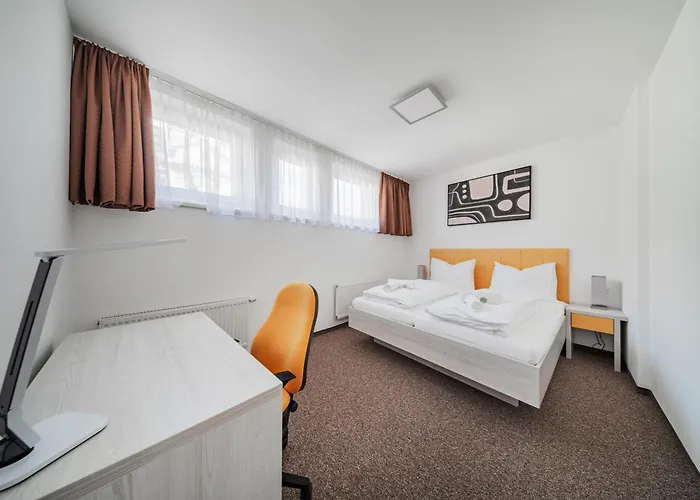 Aparthotel Home1 - Albertine 4*
